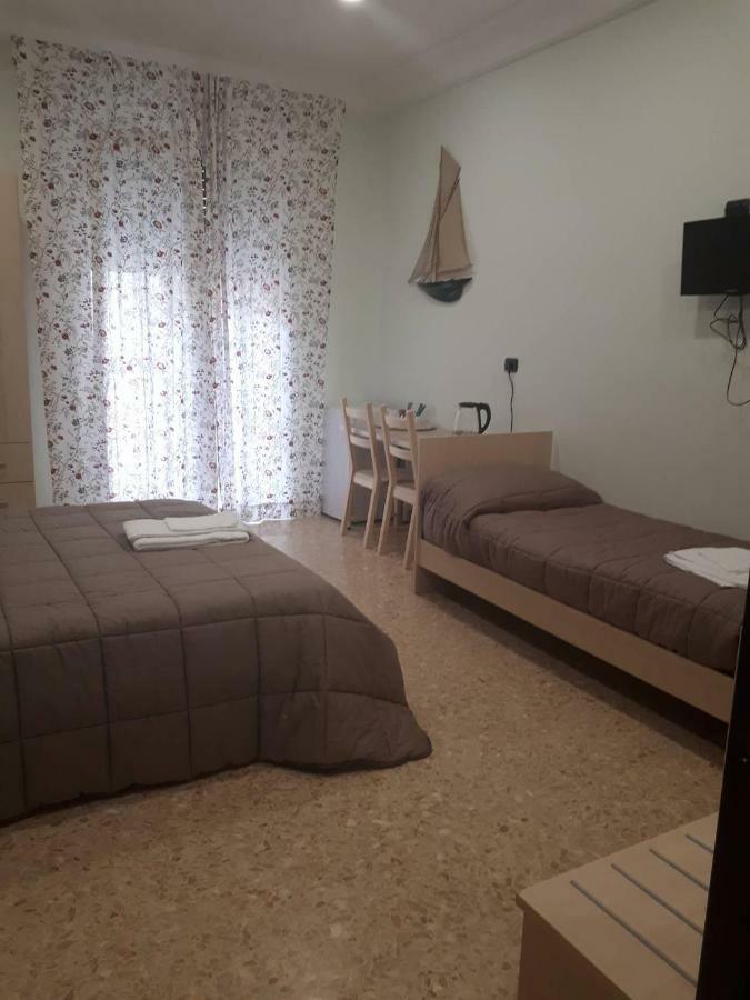 Hotel Le Sirene à Naples Extérieur photo